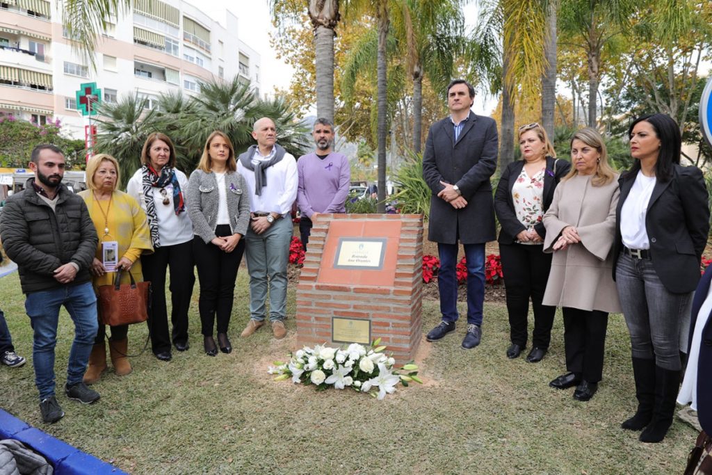 Imagen del acto de inauguración de la glorieta dedicada a Ana Orantes en Marbella este lunes. FOTO/ Ayto de Marbella