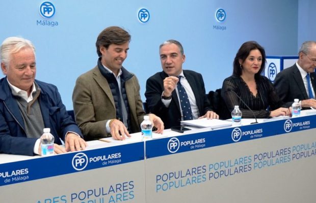 Imagen reciente de la Junta Directiva del PP de Málaga, presidida por Elías Bendodo, tras las pasadas elecciones generales. FOTO/ PP