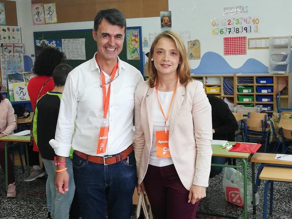 El nuevo coordinador de la Gestora de Ciudadanos en Marbella, Jaime Torrecilla, junto a la única edil del partido en el municipio, María García, en imagen de archivo