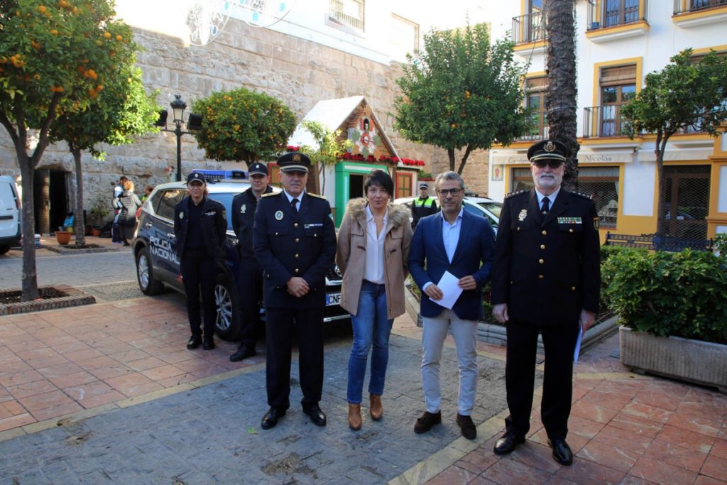 Imagen de la presentación a cargo de Policía Local, Ayuntamiento de Marbella y Policía Nacional. FOTO/ marbella.es