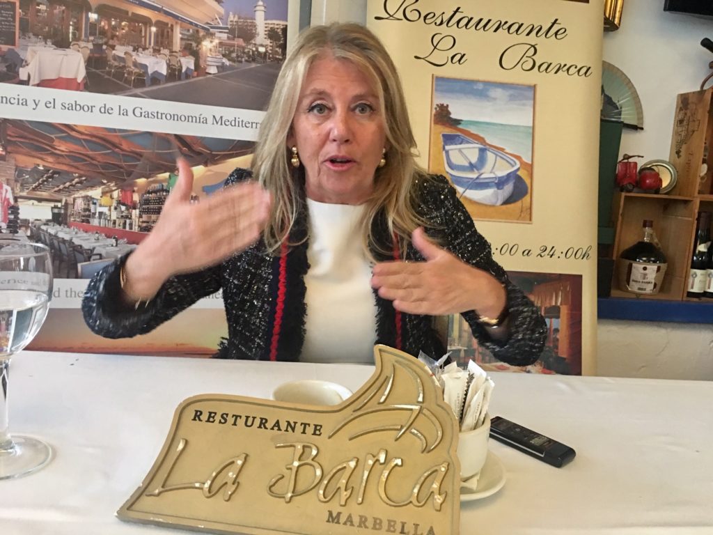 La alcaldesa de Marbella, Ángeles Muñoz, este jueves 28 de noviembre durante la entrevista concedida a Marbella Confidencial. FOTO/ CABANILLAS