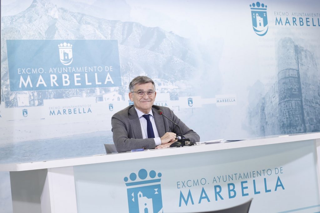El teniente de alcalde de San Pedro, Javier García, este martes en rueda de prensa. FOTO/ Ayto de Marbella