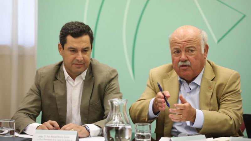 El consejero de Salud, Jesús Aguirre, junto al presidente de la Junta, Juanma Moreno, en imagen de archivo. FOTO/ Junta de Andalucía