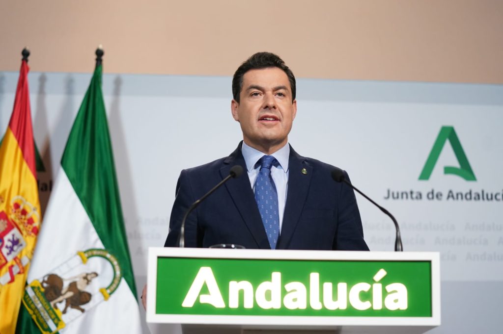 Imagen del presidente de la Junta, Juanma Moreno, durante su comparecencia de este domingo. FOTO/ Twitter @andaluciajunta