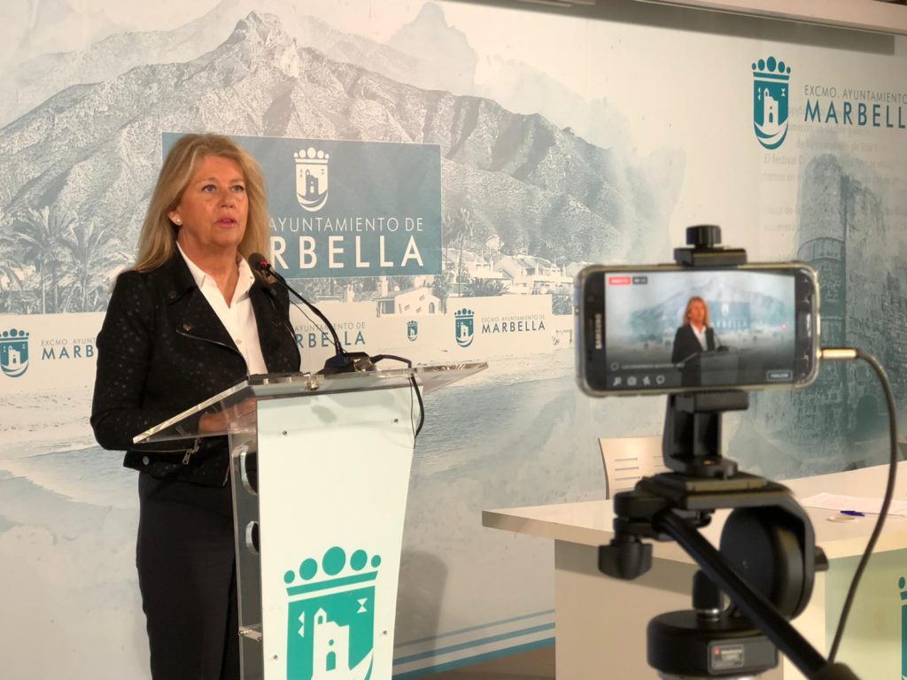 La alcaldesa de Marbella, Angeles Muñoz, durante su comparecencia telemática de este viernes. FOTO/ Twitter @RTVMarbella